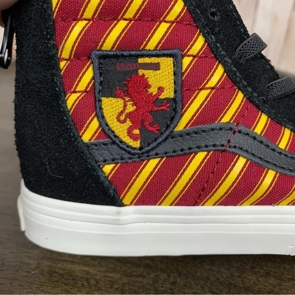 Vans x Harry Potter Sk8-Hi Zip‎ Gryffindor High Top Sneaker Size 4 Toddler